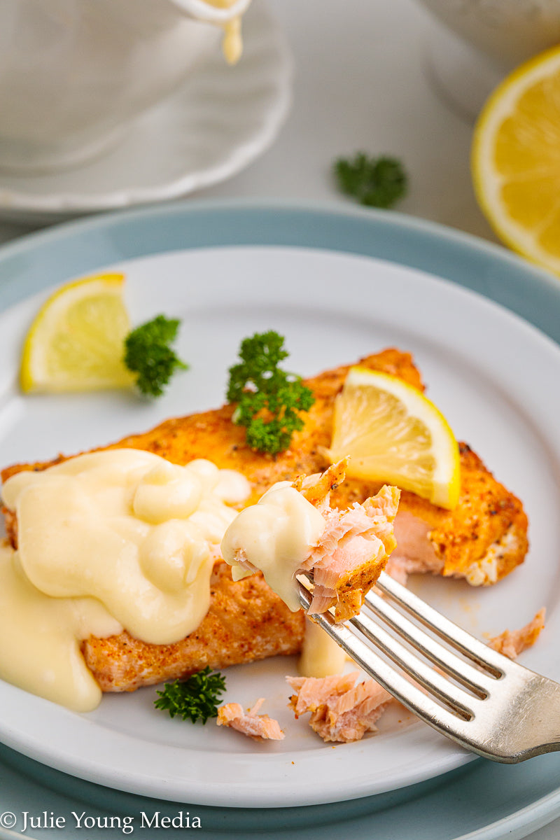 BUNDLE! Air Fryer Frozen Salmon + Lemon Butter Sauce (Beurre Blanc)