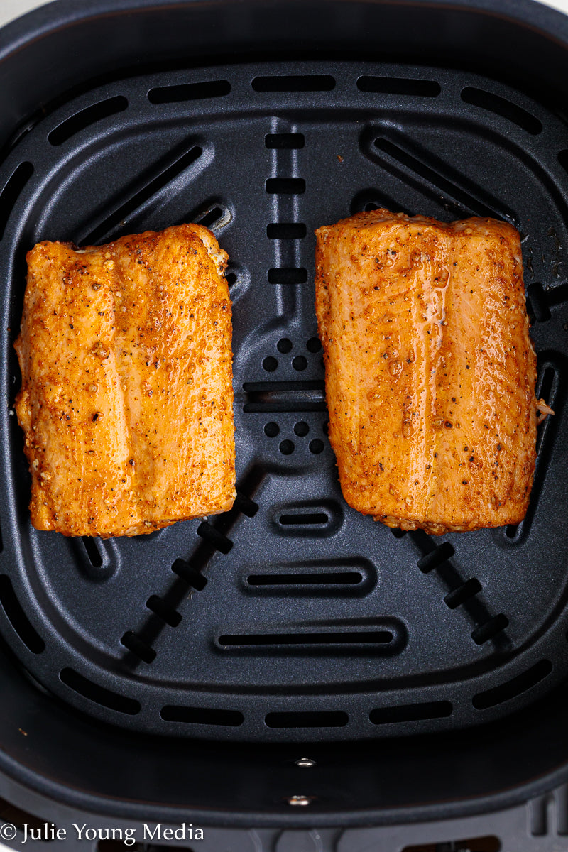 BUNDLE! Air Fryer Frozen Salmon + Lemon Butter Sauce (Beurre Blanc)